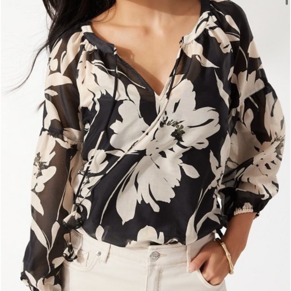 Tommy Bahama Agua Amara Flora 3/4-Sleeve blouse. - Picture 1 of 3